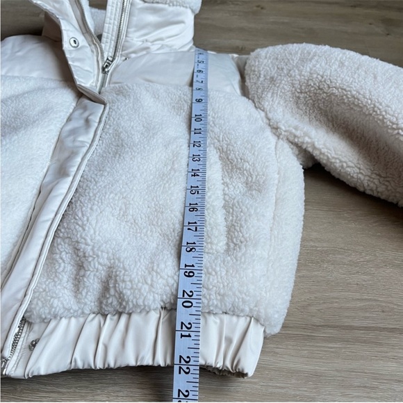 Abercrombie & Fitch | The A&F Ultra Collection | Cream Sherpa Jacket size small - Picture 11 of 14